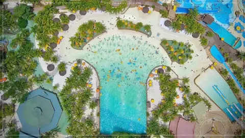 thermas-e-cia-imagem-galeria-mar-azul-piscinas-de-ondas-atracao-para-familia-no-thermas-dos-laranjais-6897a0c6b87b3_0.webp