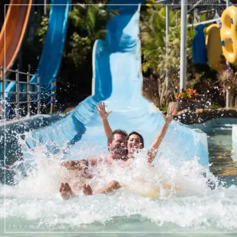 thermas-e-cia-imagem-galeria-toboagua-familia-thermas-dos-laranjais-6897a5ba9b047_0.webp