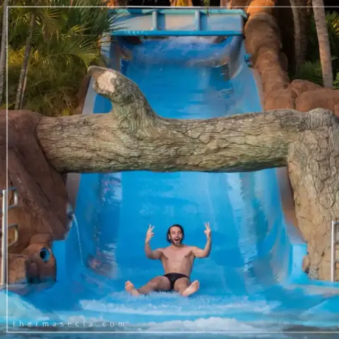 thermas-e-cia-imagem-galeria-toboagua-hula-hula-atracao-para-familia-no-thermas-dos-laranjais-6897a650ba2e1_0.webp